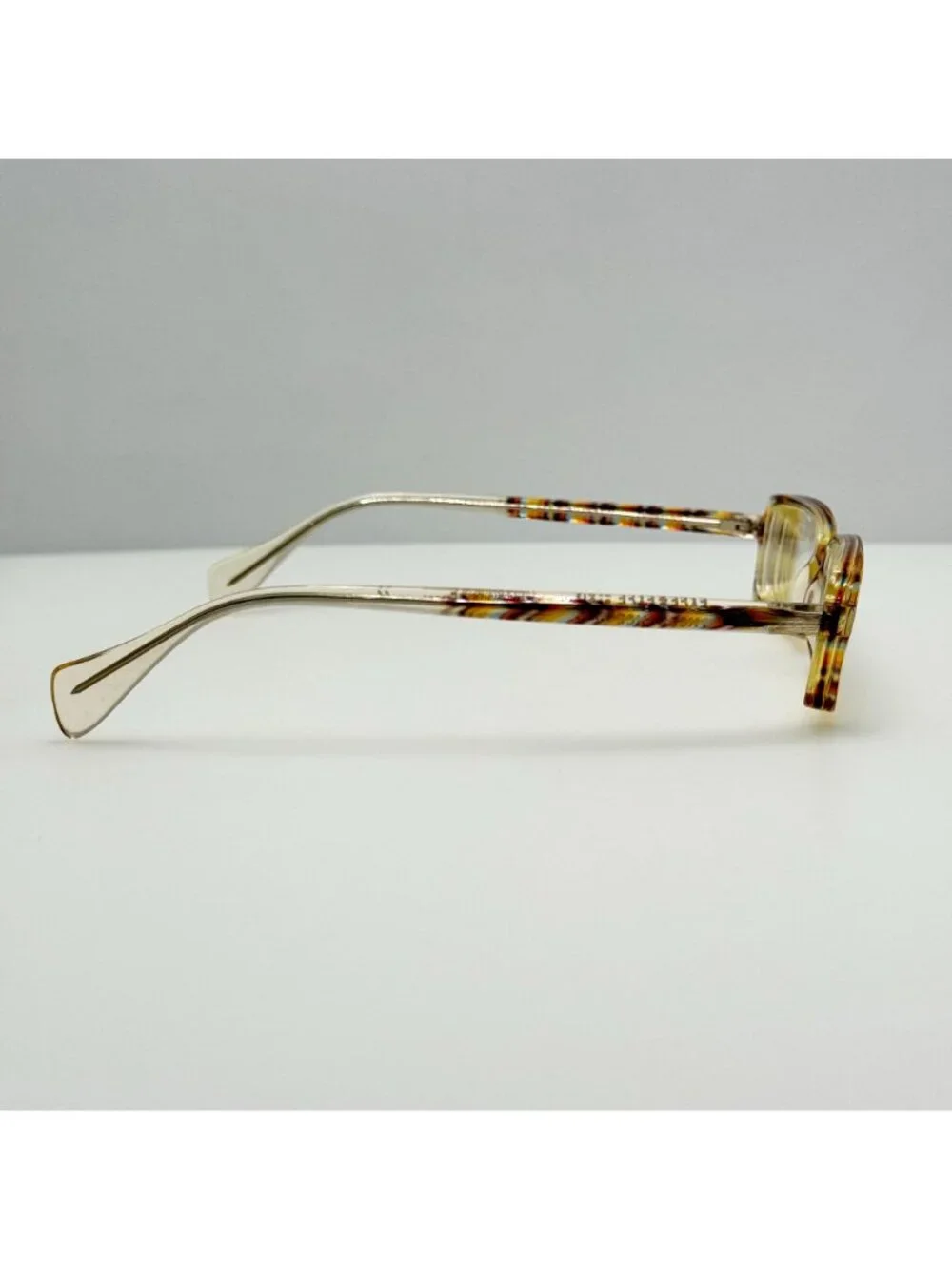 Face A Face this item